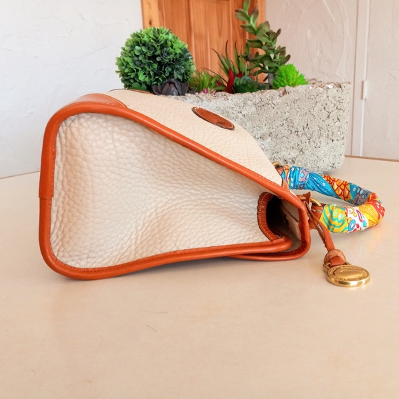 Dooney & Bourke Bonita Creme Brule Bone Carpet Bag 1990's - Picture 8 of 11
